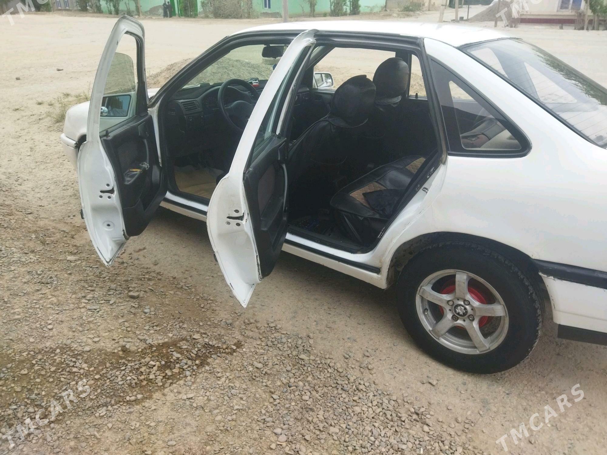 Opel Vectra 1991 - 23 000 TMT - Теджен - img 7