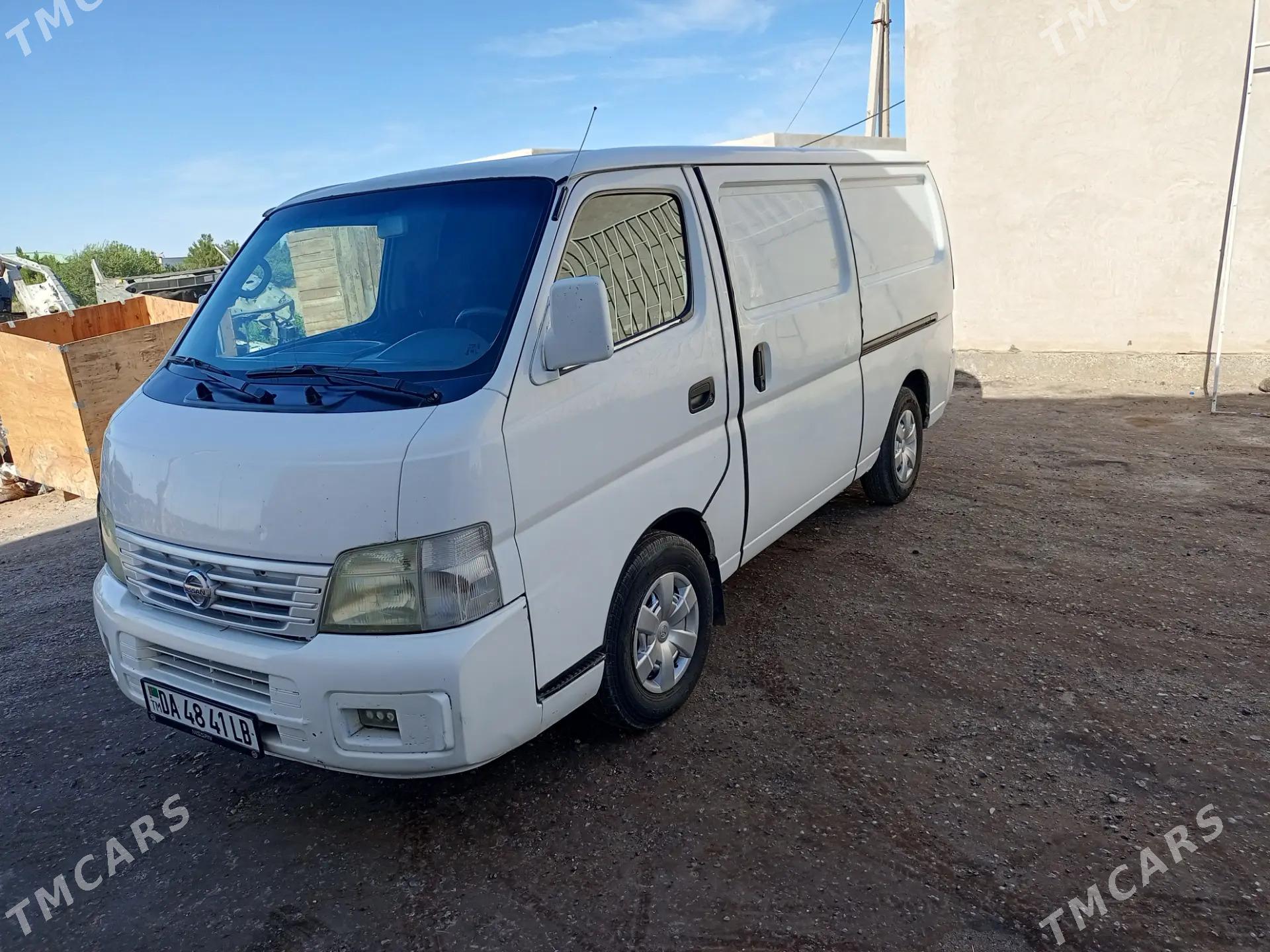 Nissan Urvan 2005 - 110 000 TMT - Дянев - img 5