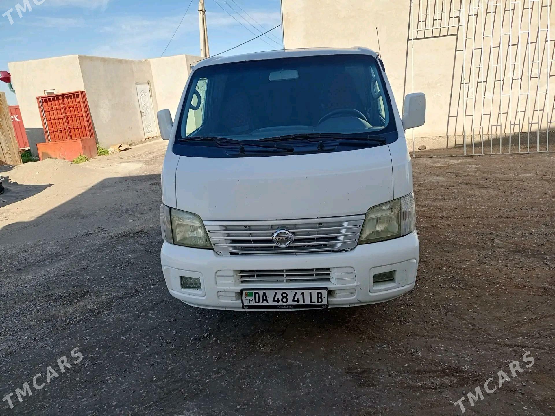 Nissan Urvan 2005 - 110 000 TMT - Дянев - img 8