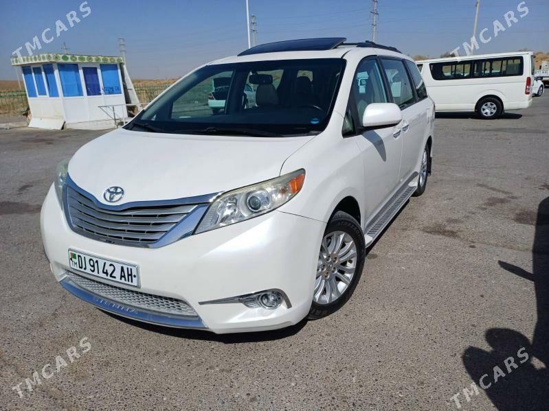 Toyota Sienna 2016 - 400 000 TMT - Теджен - img 1