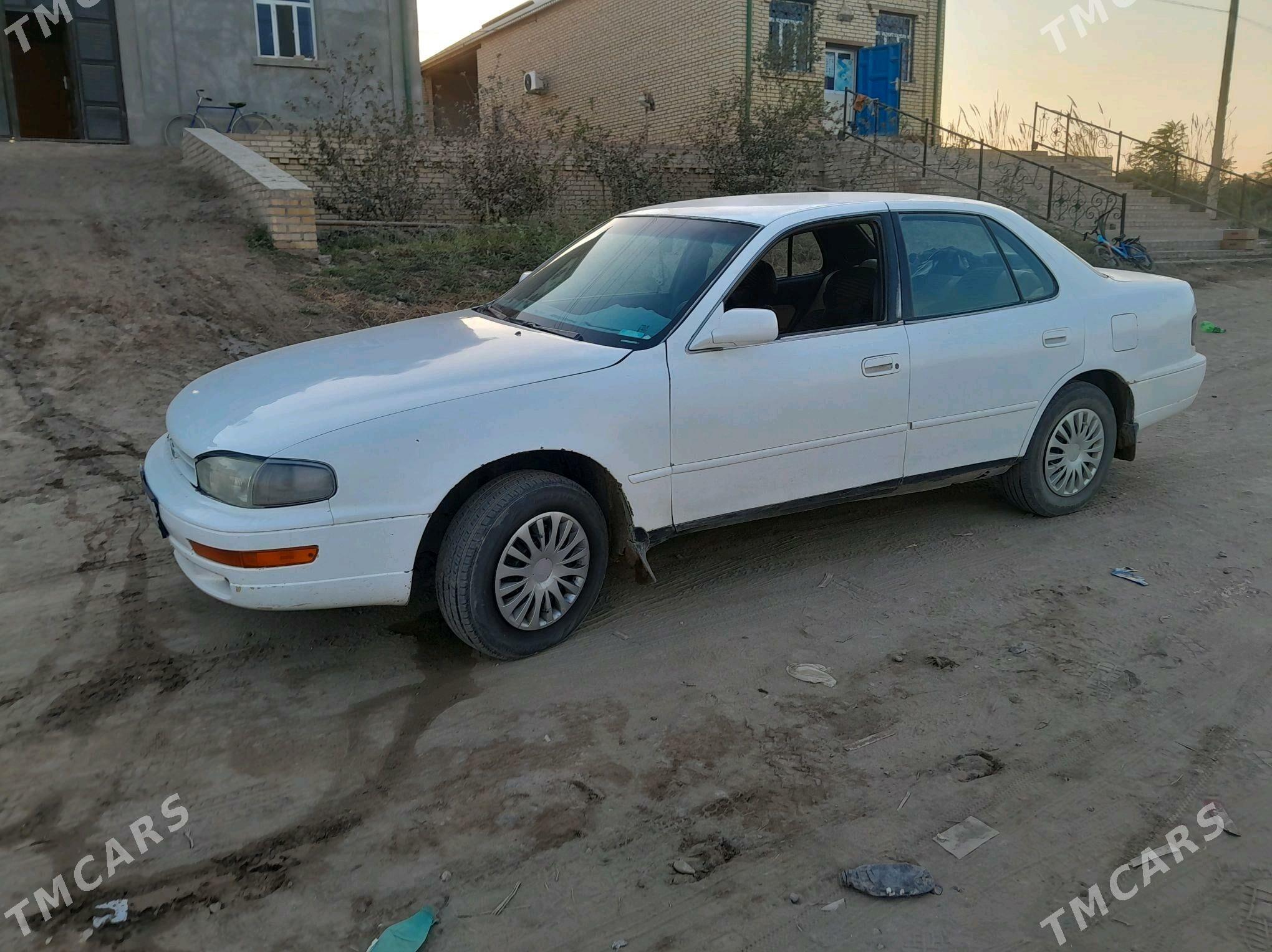 Toyota Camry 1993 - 80 000 TMT - Kerki - img 4