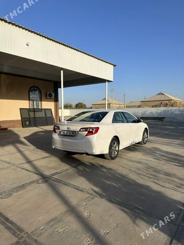 Toyota Camry 2011 - 230 000 TMT - Мары - img 7