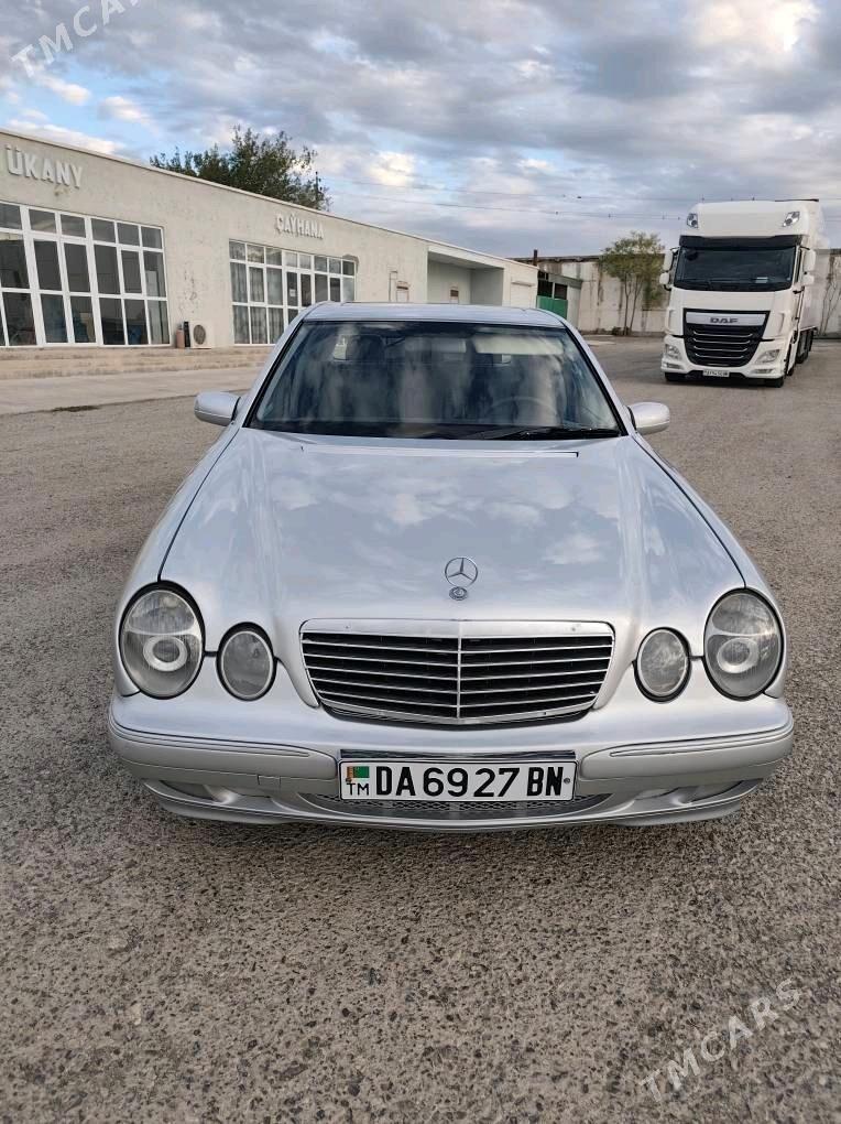 Mercedes-Benz E320 2001 - 110 000 TMT - Гызыларбат - img 4