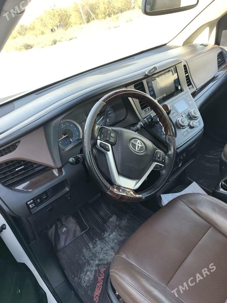 Toyota Sienna 2018 - 510 000 TMT - Халач - img 2