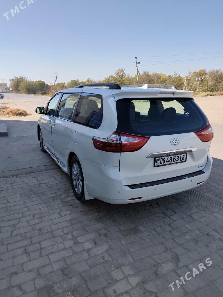 Toyota Sienna 2018 - 510 000 TMT - Халач - img 1