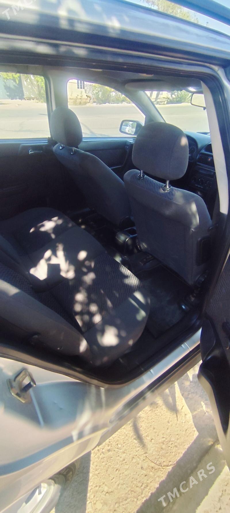 Opel Astra 2001 - 75 000 TMT - Дашогуз - img 3