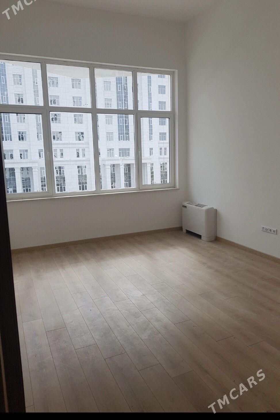 16 tapgyr 4 kom 3 etaž 210m2 - Aşgabat - img 2