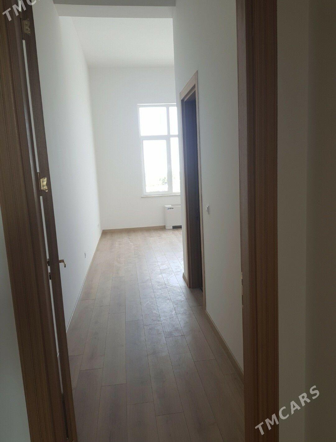 16 tapgyr 4 kom 3 etaž 210m2 - Aşgabat - img 4