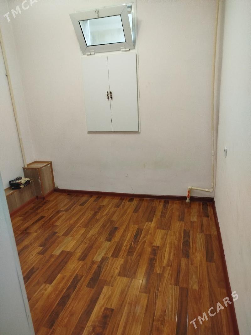 11 мкр 4/2 этаж 1 ком - 11 mkr - img 2