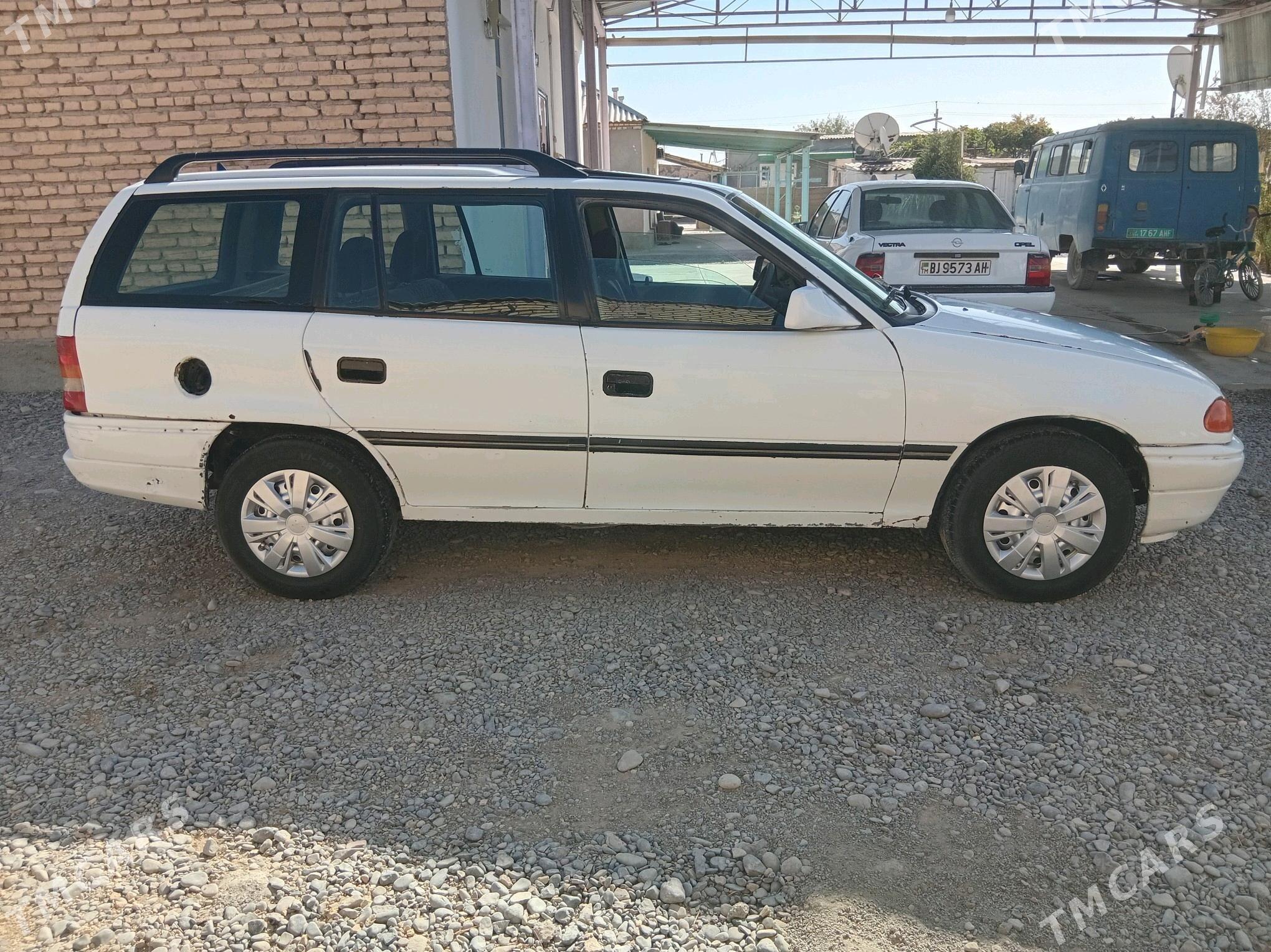 Opel Astra 1991 - 33 000 TMT - Кака - img 5