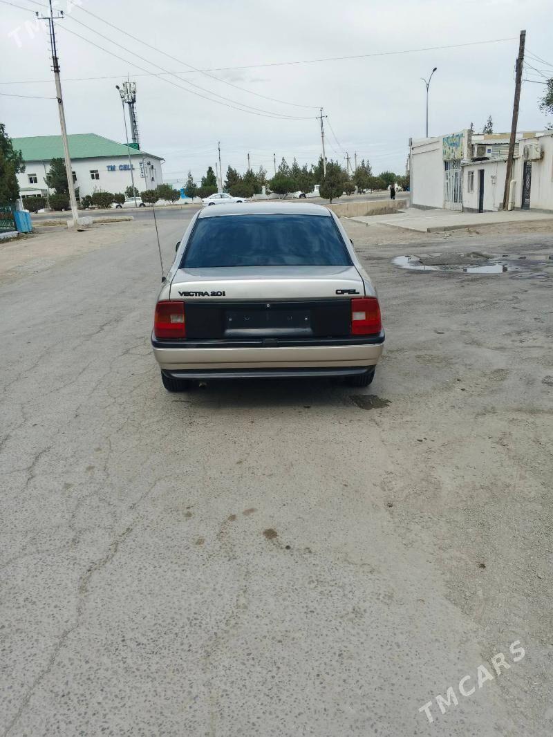 Opel Vectra 1990 - 44 000 TMT - Бахарден - img 2
