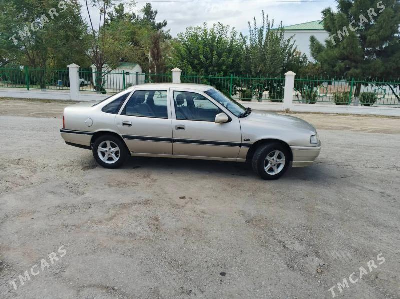 Opel Vectra 1990 - 44 000 TMT - Бахарден - img 4