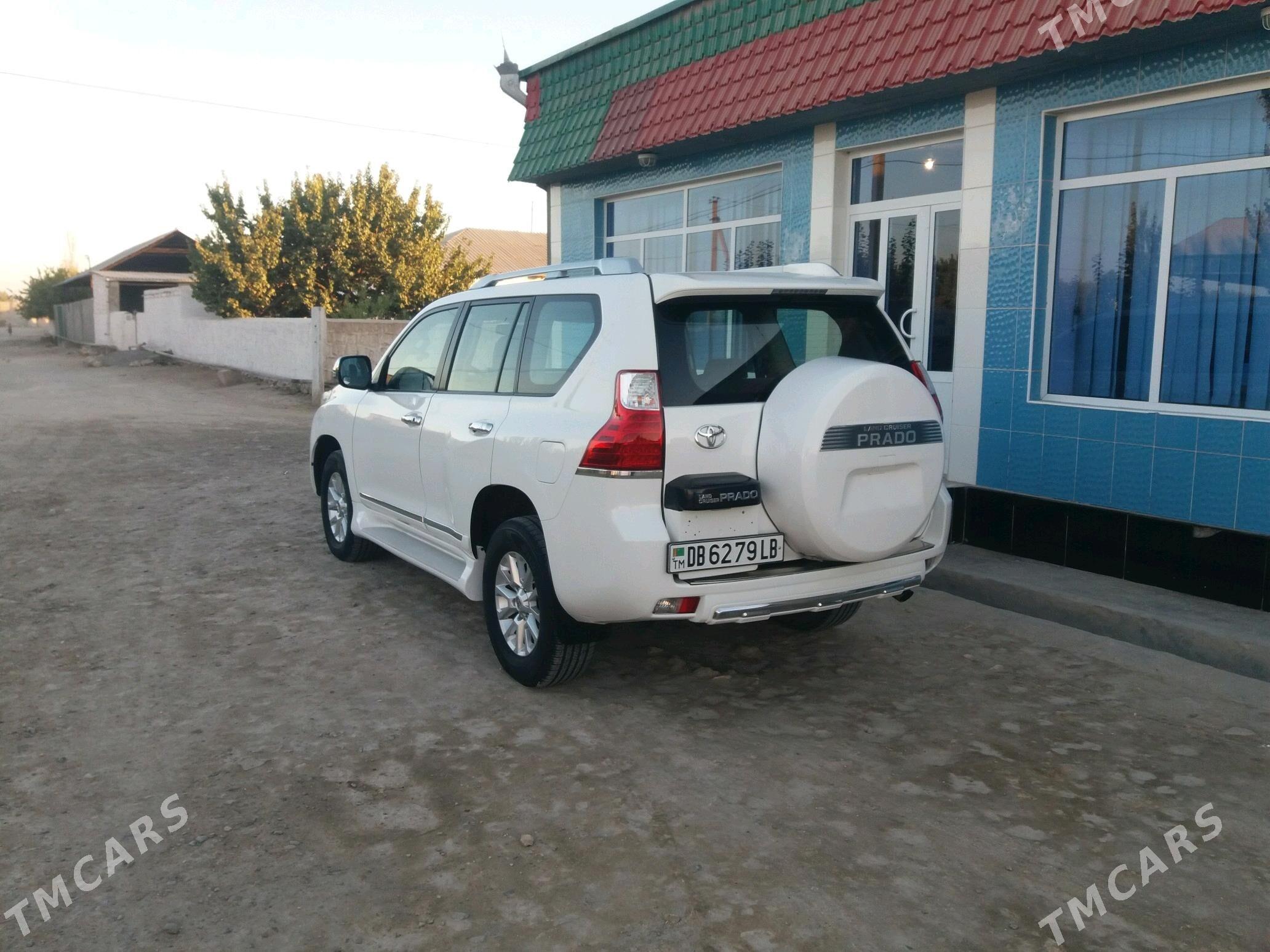 Toyota Land Cruiser Prado 2011 - 450 000 TMT - Достлук - img 4