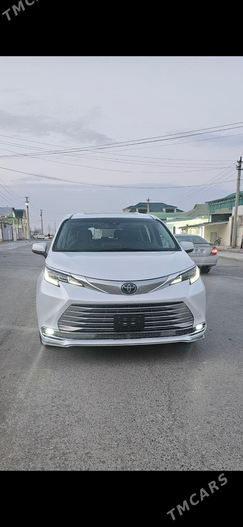 Toyota Sienna 2021 - 680 000 TMT - Aşgabat - img 1