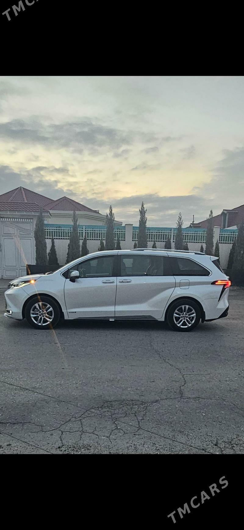 Toyota Sienna 2021 - 680 000 TMT - Aşgabat - img 4