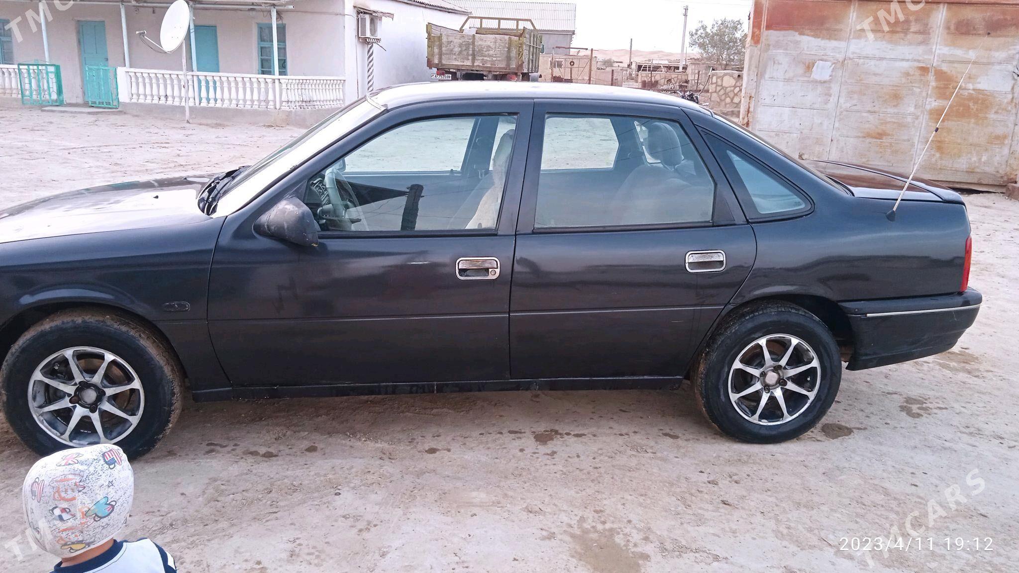Opel Vectra 1992 - 30 000 TMT - Этрек - img 2