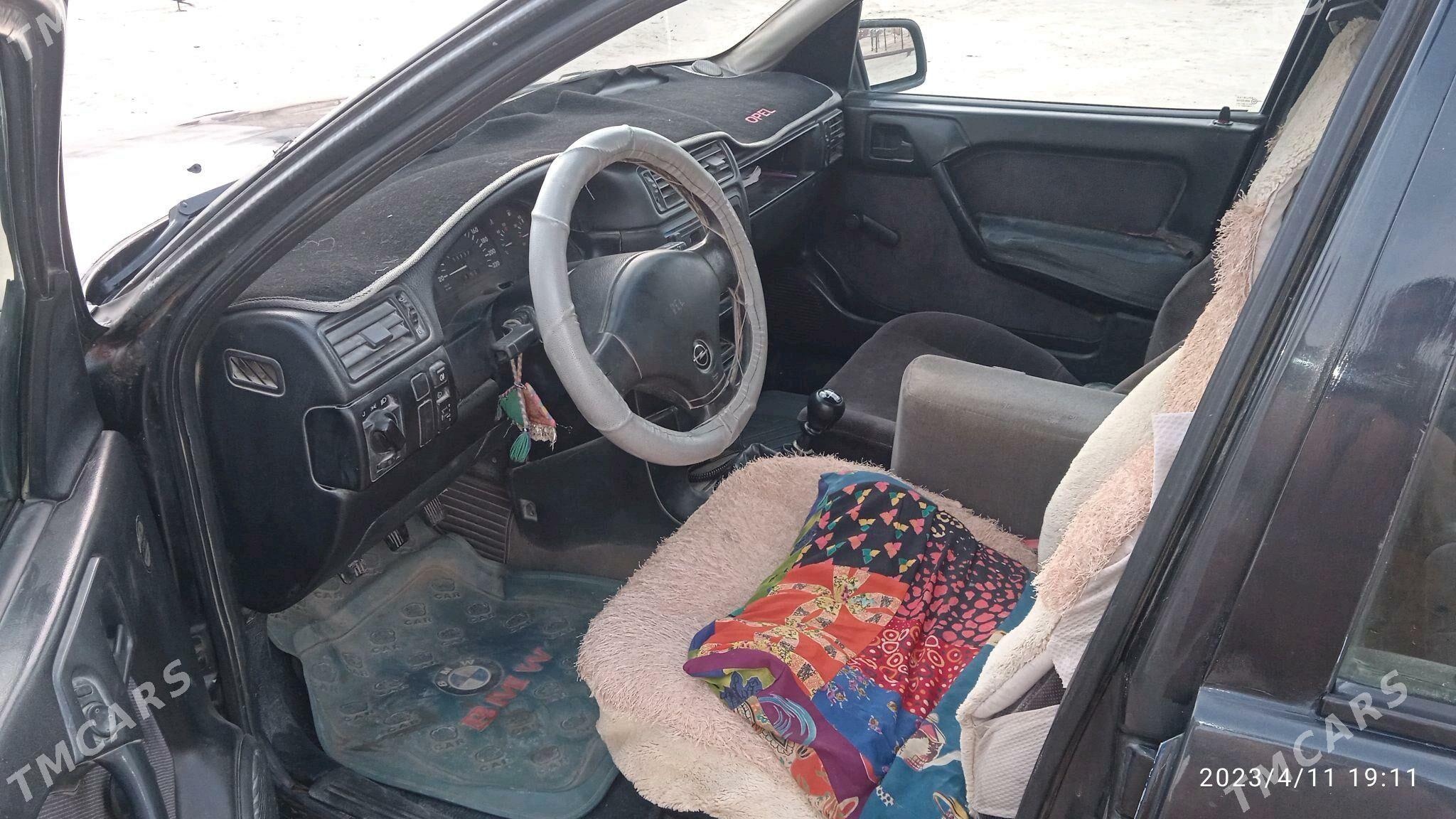 Opel Vectra 1992 - 30 000 TMT - Этрек - img 6