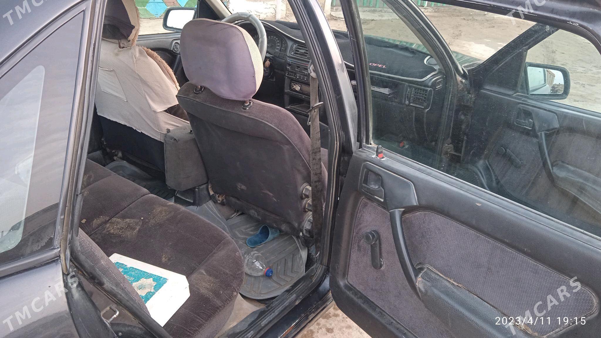 Opel Vectra 1992 - 30 000 TMT - Этрек - img 5