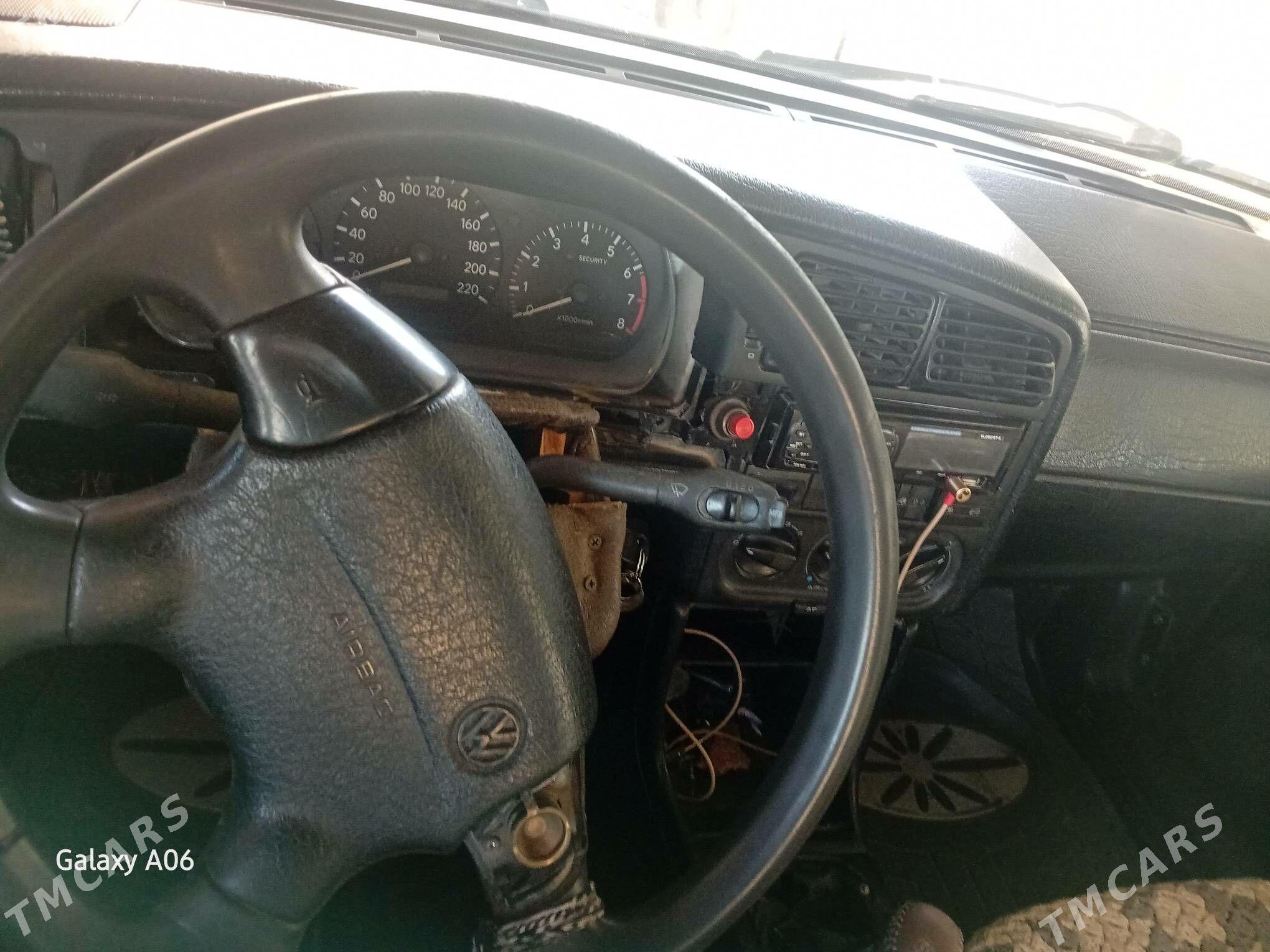 Volkswagen Passat 1997 - 25 000 TMT - Мургап - img 2