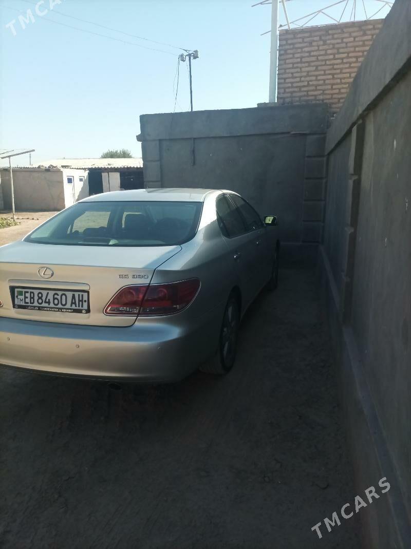 Lexus ES 330 2004 - 210 000 TMT - Серахс - img 1