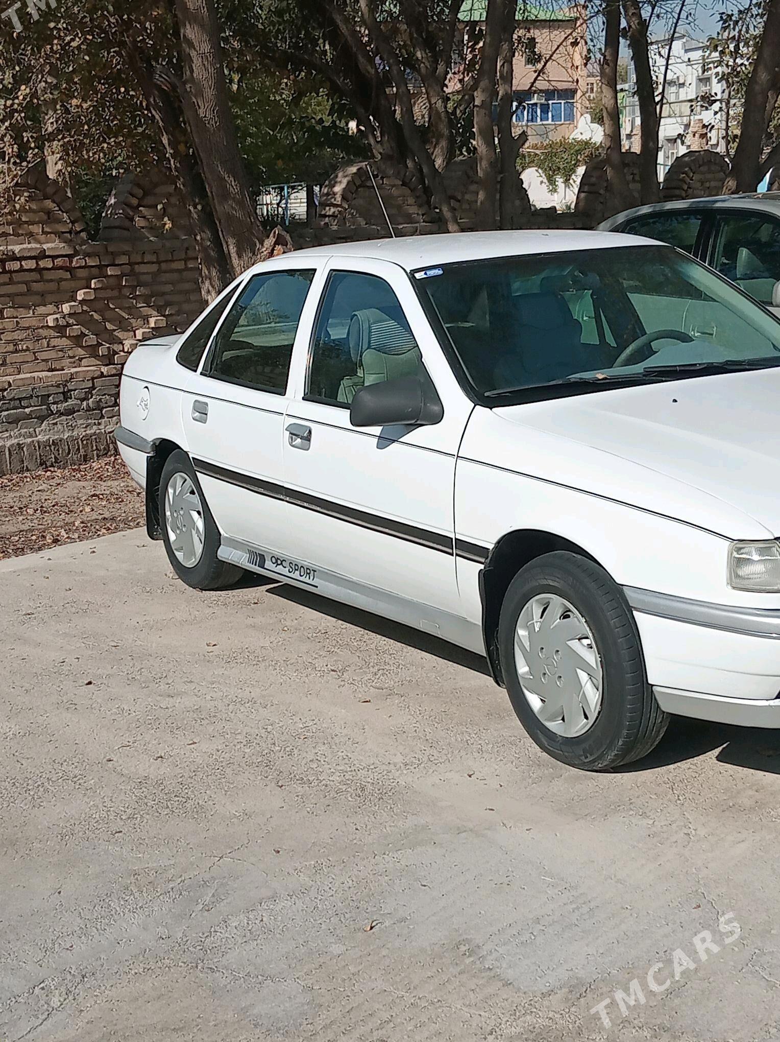Opel Vectra 1990 - 49 000 TMT - Mary - img 2