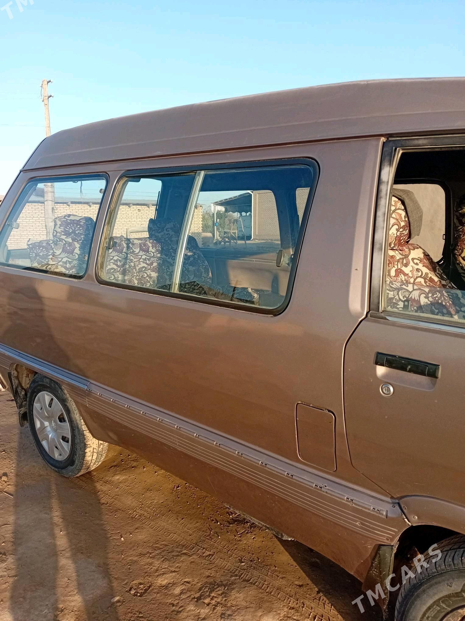 Toyota Town Ace 1989 - 30 000 TMT - Мары - img 3