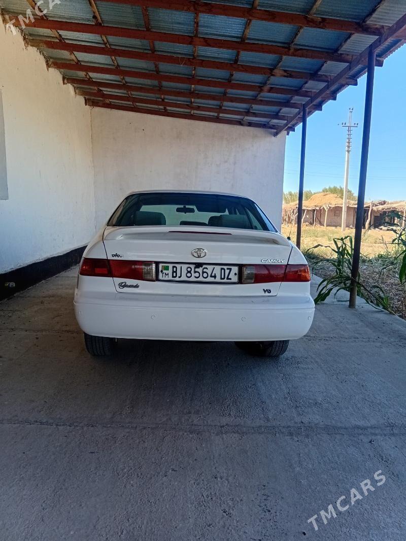 Toyota Camry 2000 - 135 000 TMT - Boldumsaz - img 8