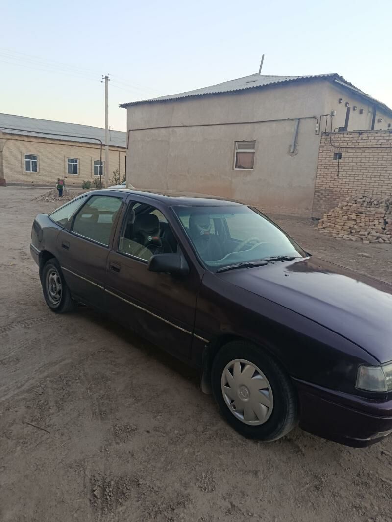 Opel Vectra 1991 - 30 000 TMT - Dänew - img 1