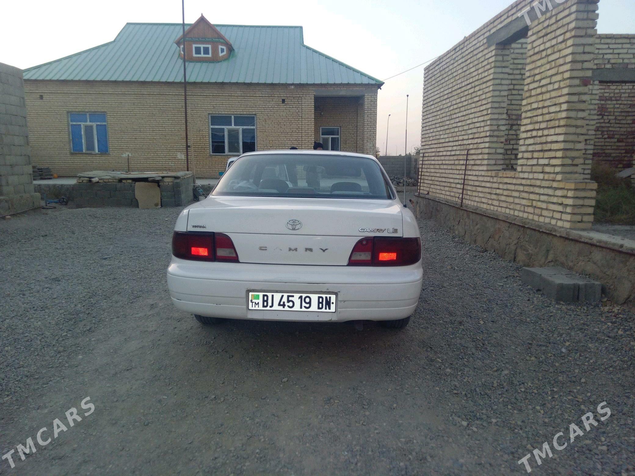 Toyota Camry 1997 - 90 000 TMT - Bereket - img 3