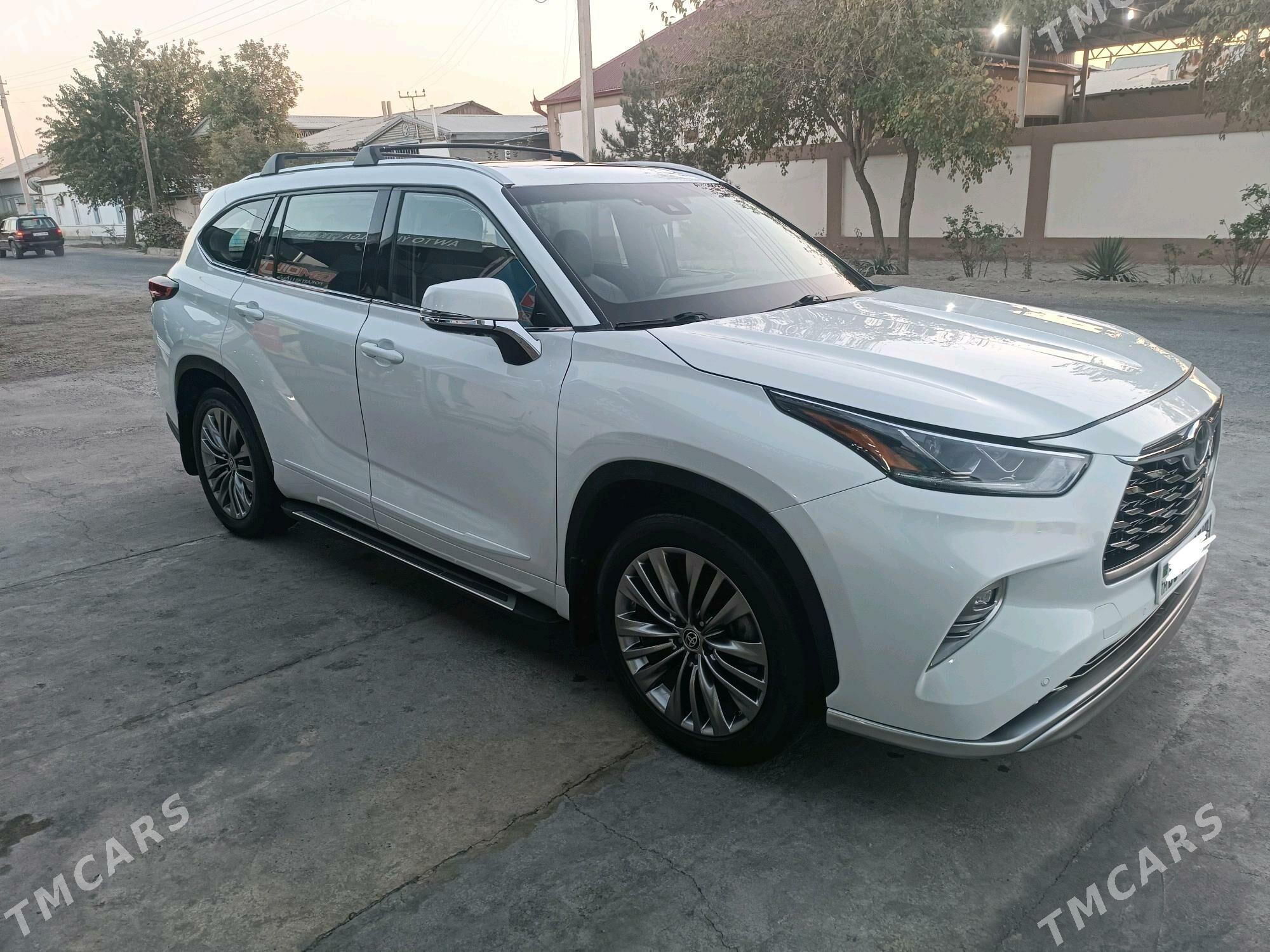 Toyota Highlander 2021 - 560 000 TMT - Мары - img 4