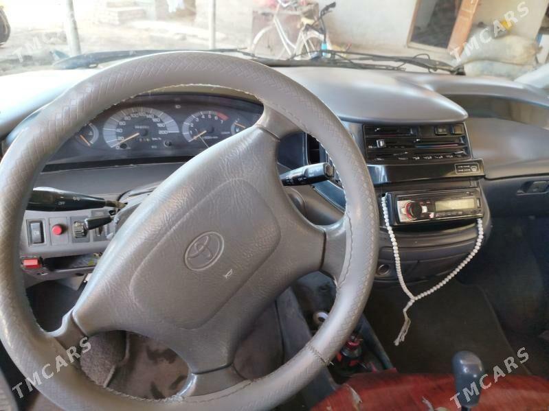 Toyota Previa 1995 - 70 000 TMT - Сакар - img 2