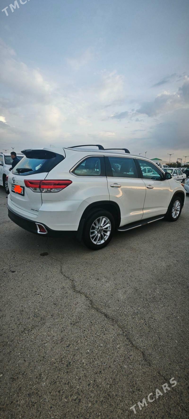 Toyota Highlander 2018 - 480 000 TMT - Дашогуз - img 3