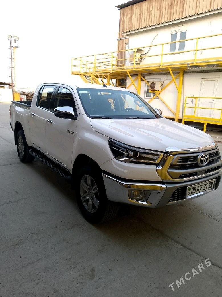Toyota Hilux 2022 - 550 000 TMT - Туркменбаши - img 2