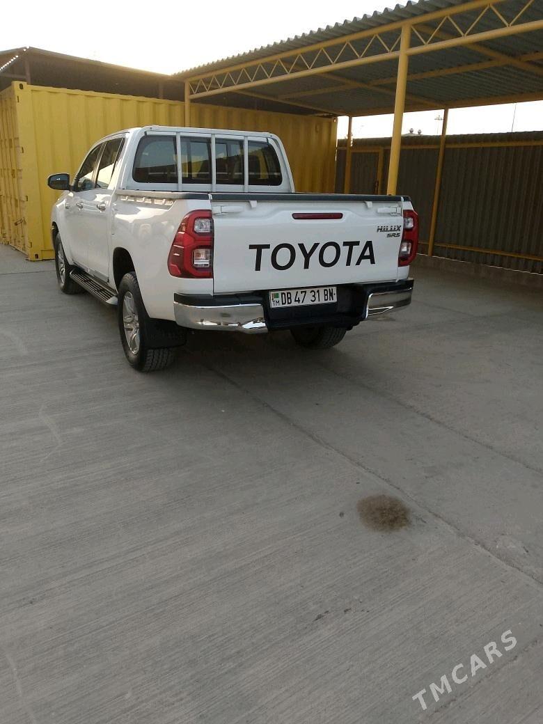 Toyota Hilux 2022 - 550 000 TMT - Туркменбаши - img 4