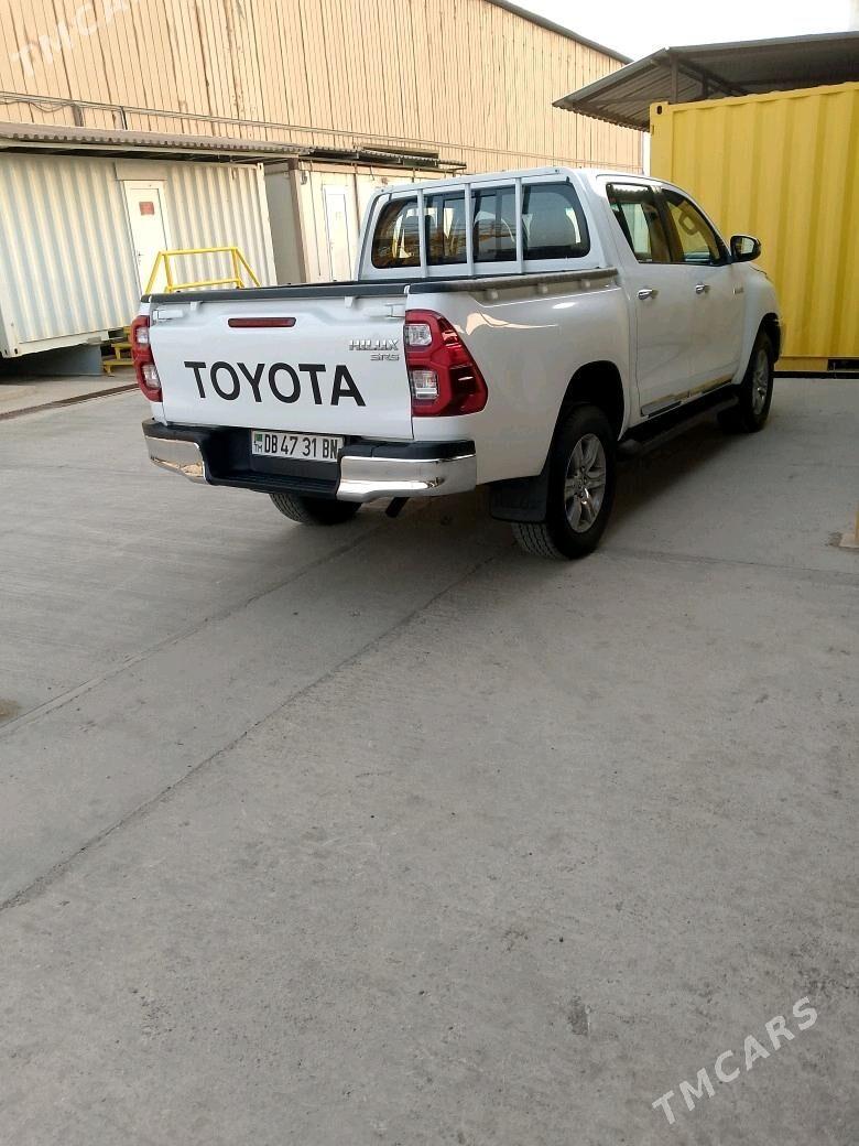 Toyota Hilux 2022 - 550 000 TMT - Туркменбаши - img 3