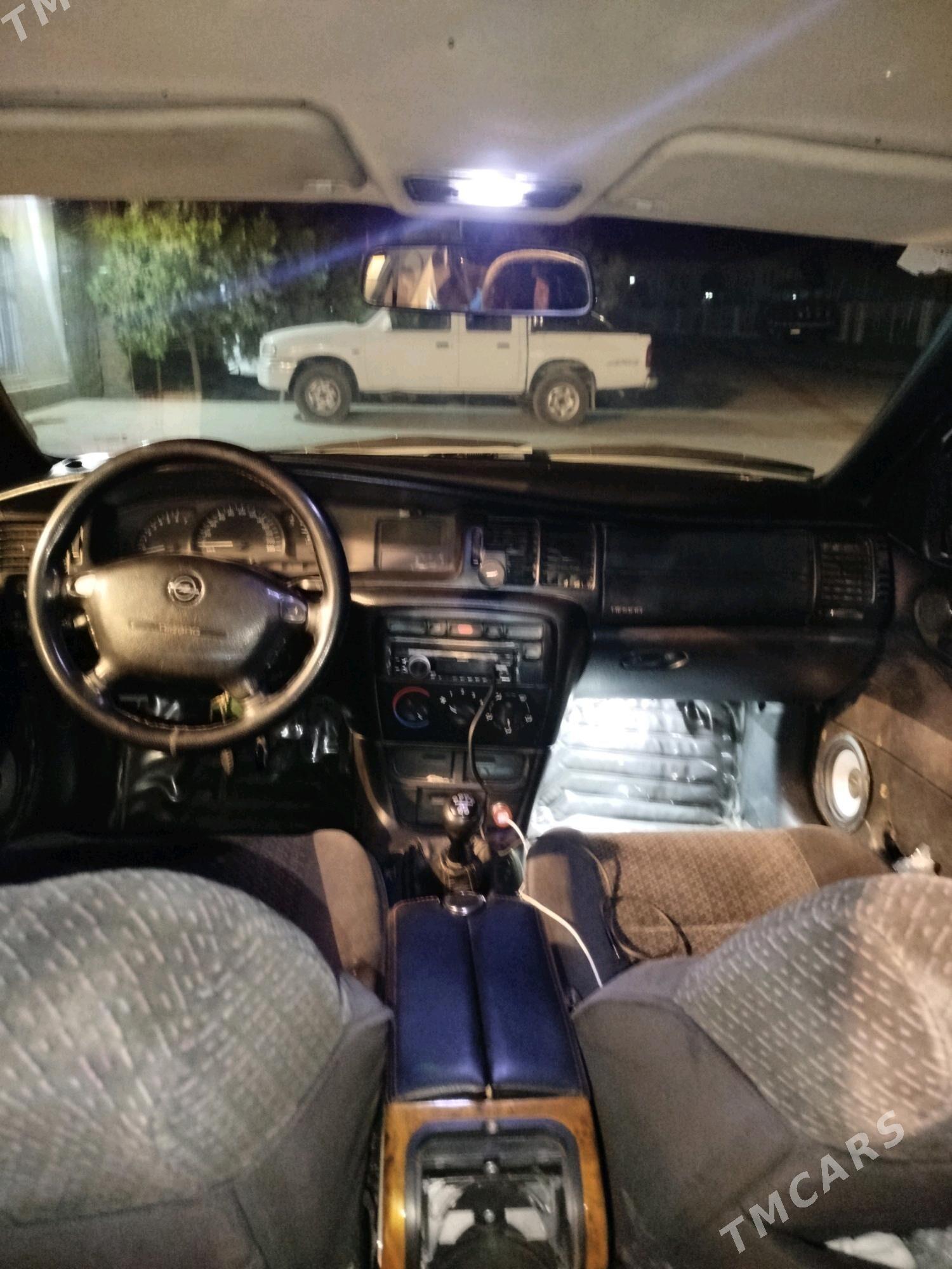 Opel Vectra 1998 - 60 000 TMT - Бахарден - img 2