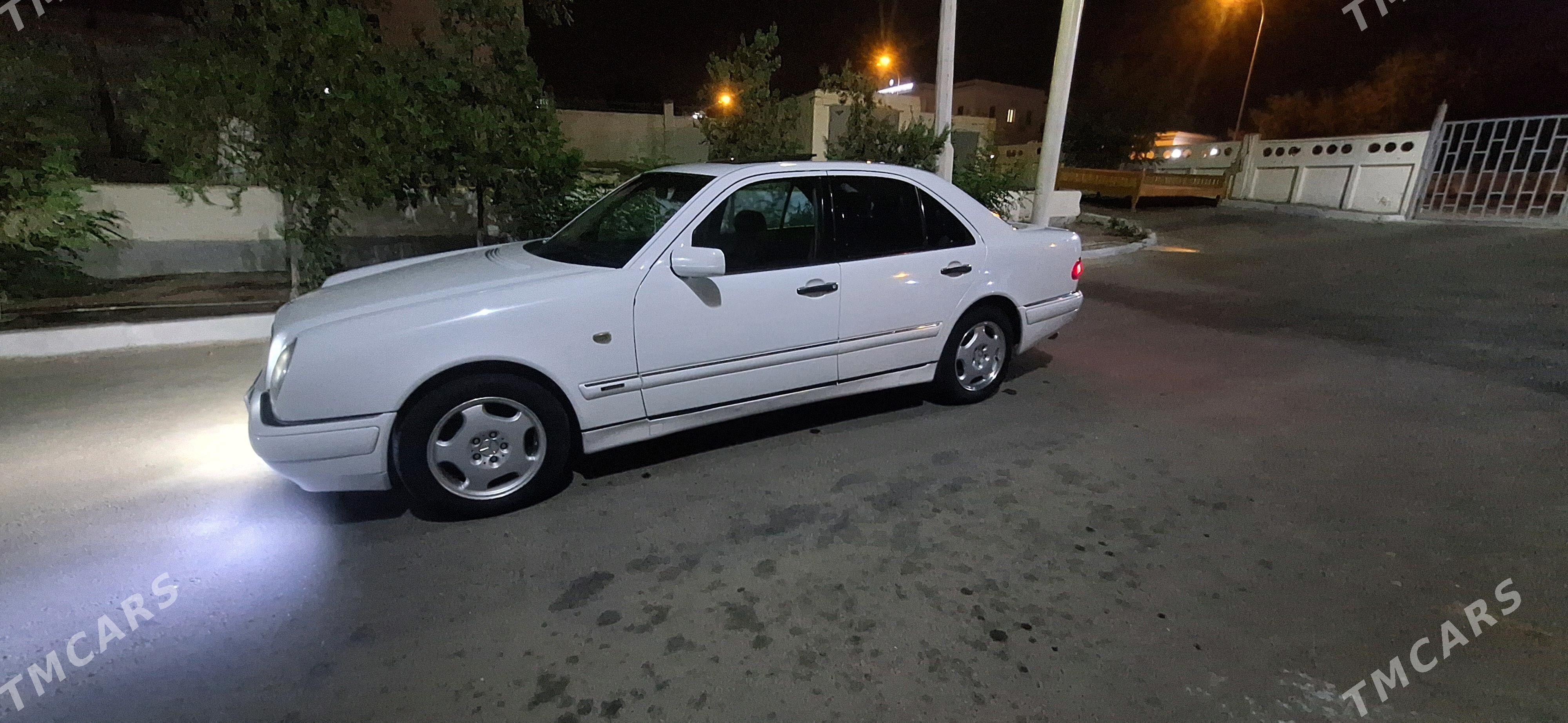 Mercedes-Benz E320 1999 - 120 000 TMT - Туркменбаши - img 3