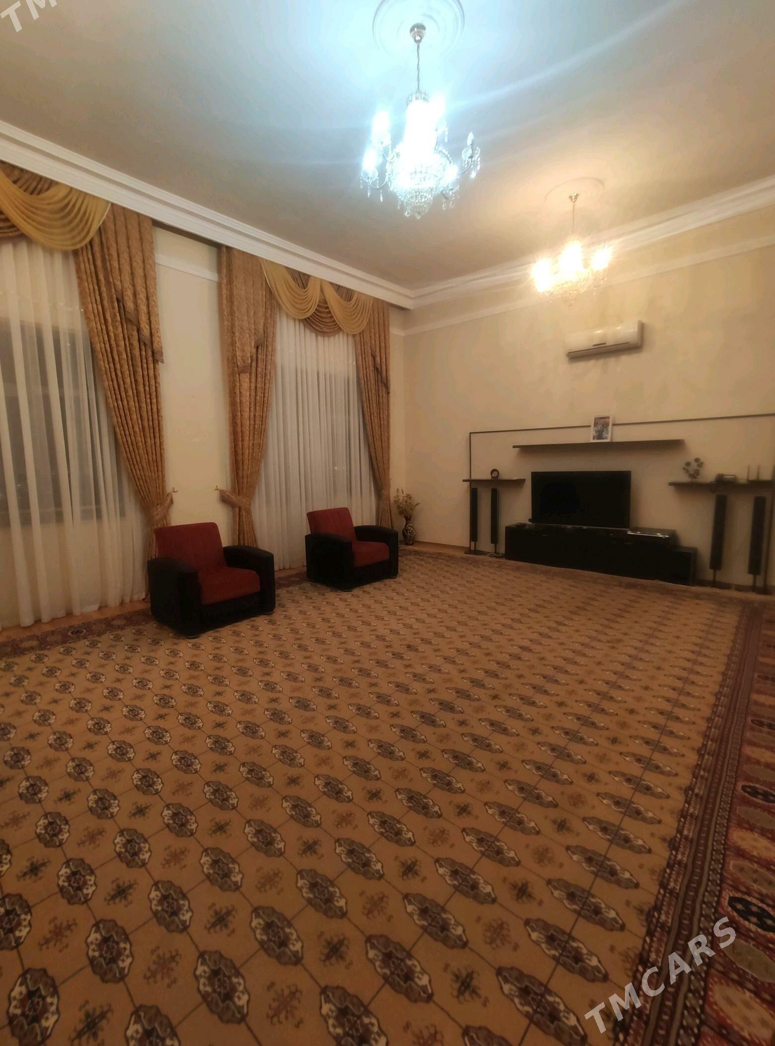 4 ком Подвойского 220м2 - Aşgabat - img 1