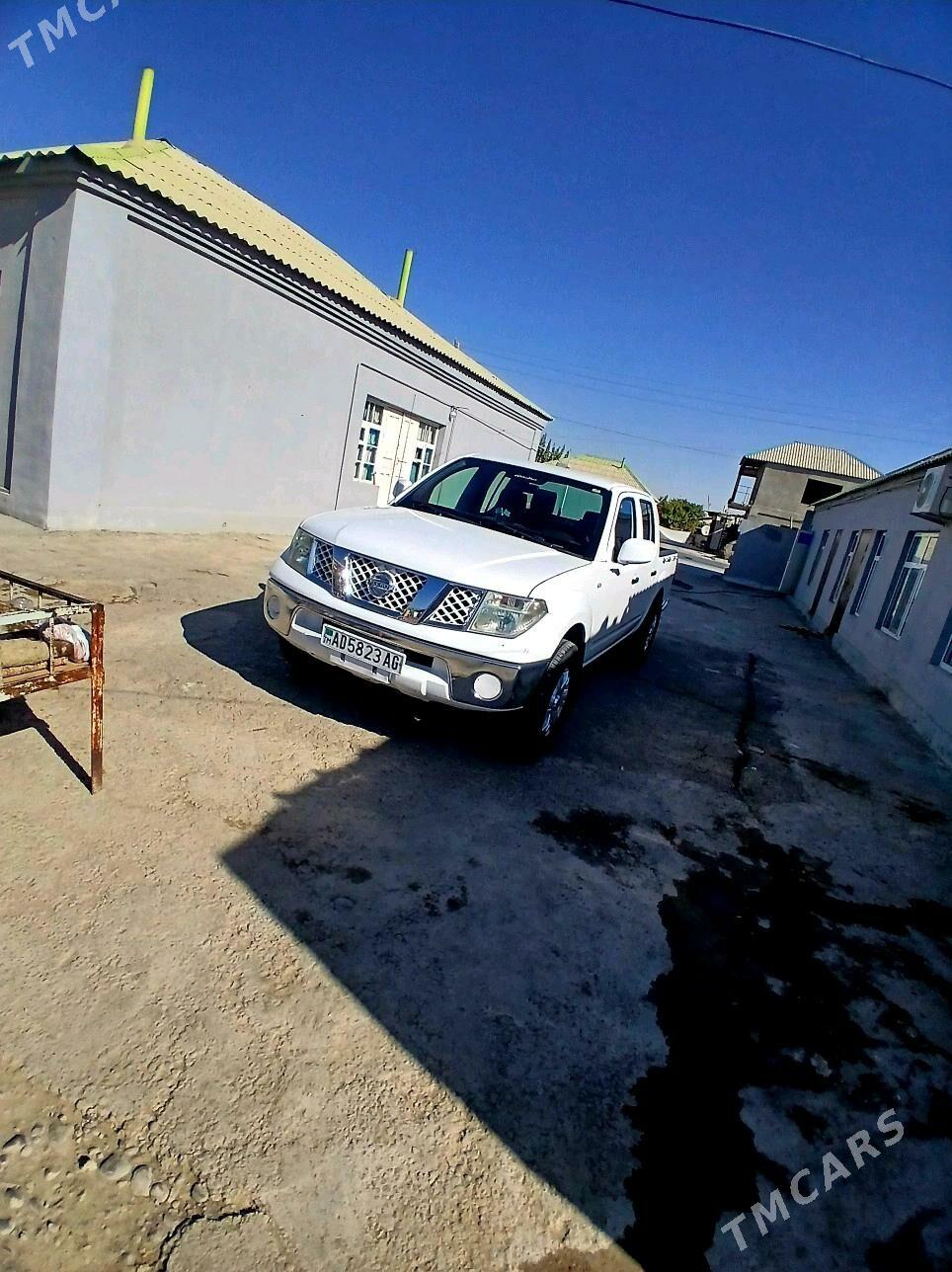 Nissan Navara 2009 - 155 000 TMT - Бузмеин - img 1