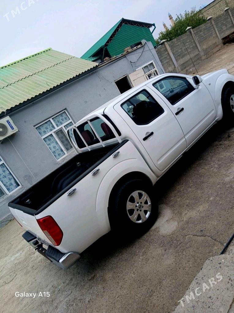 Nissan Navara 2009 - 155 000 TMT - Бузмеин - img 3