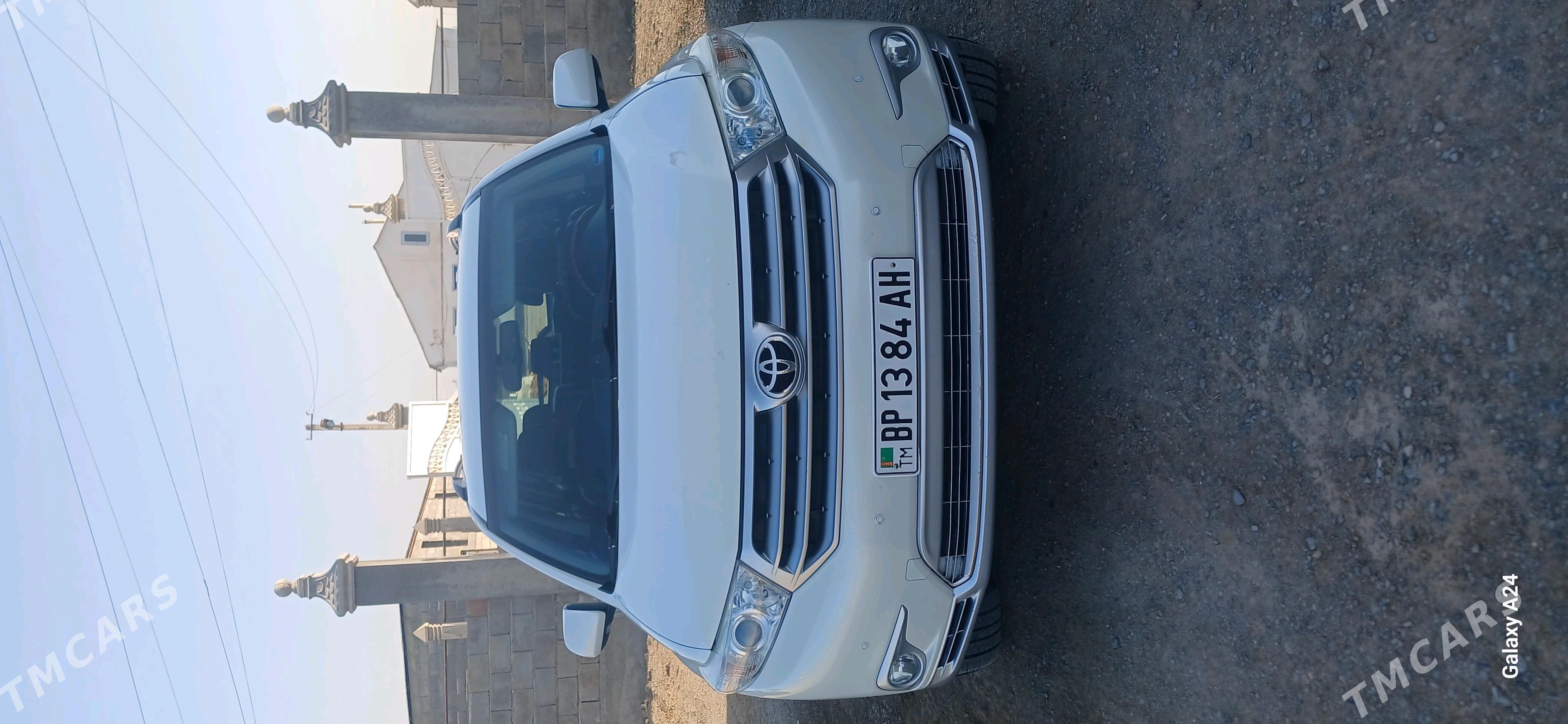 Toyota Highlander 2011 - 390 000 TMT - Гёкдепе - img 2