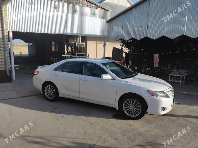 Toyota Camry 2011 - 190 000 TMT - Мары - img 4