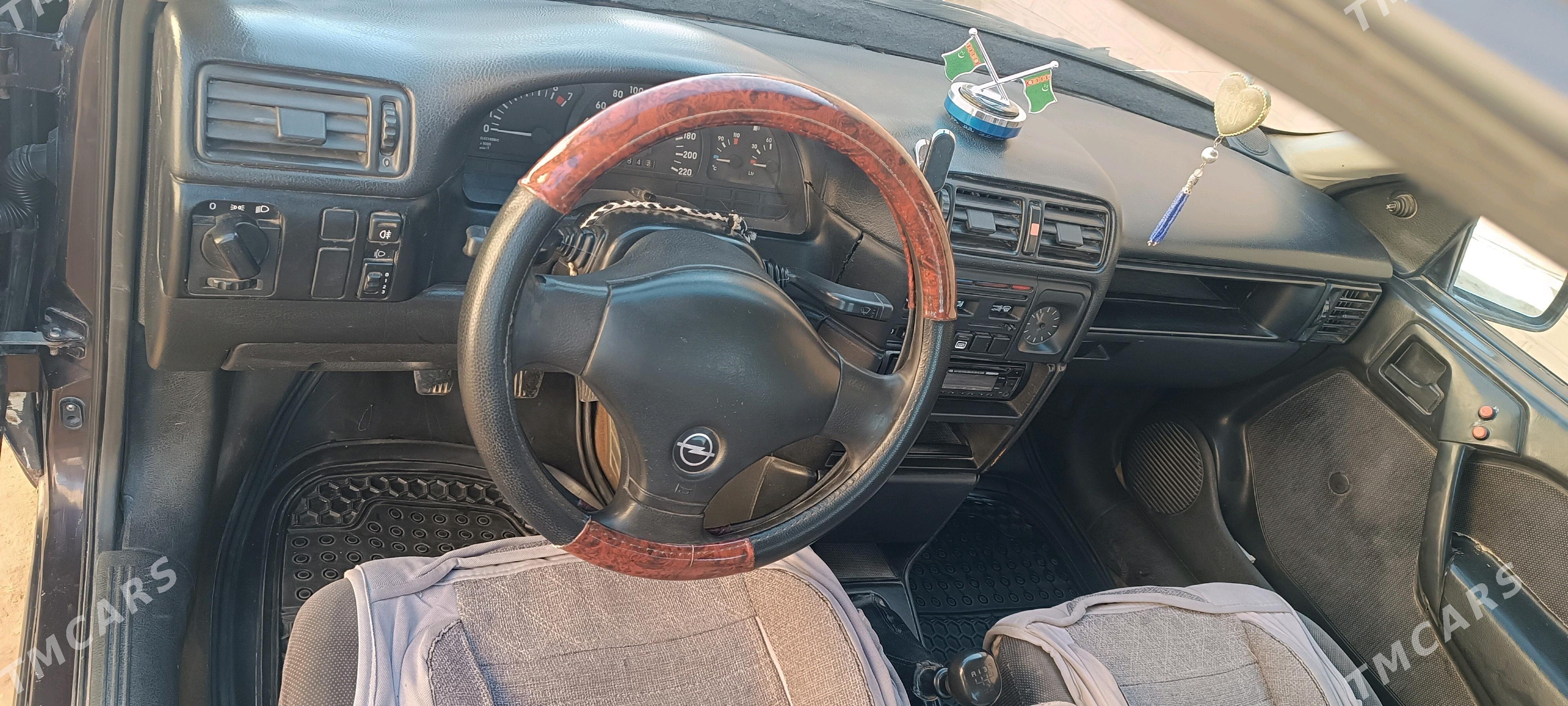 Opel Vectra 1991 - 35 000 TMT - Сакарчага - img 2