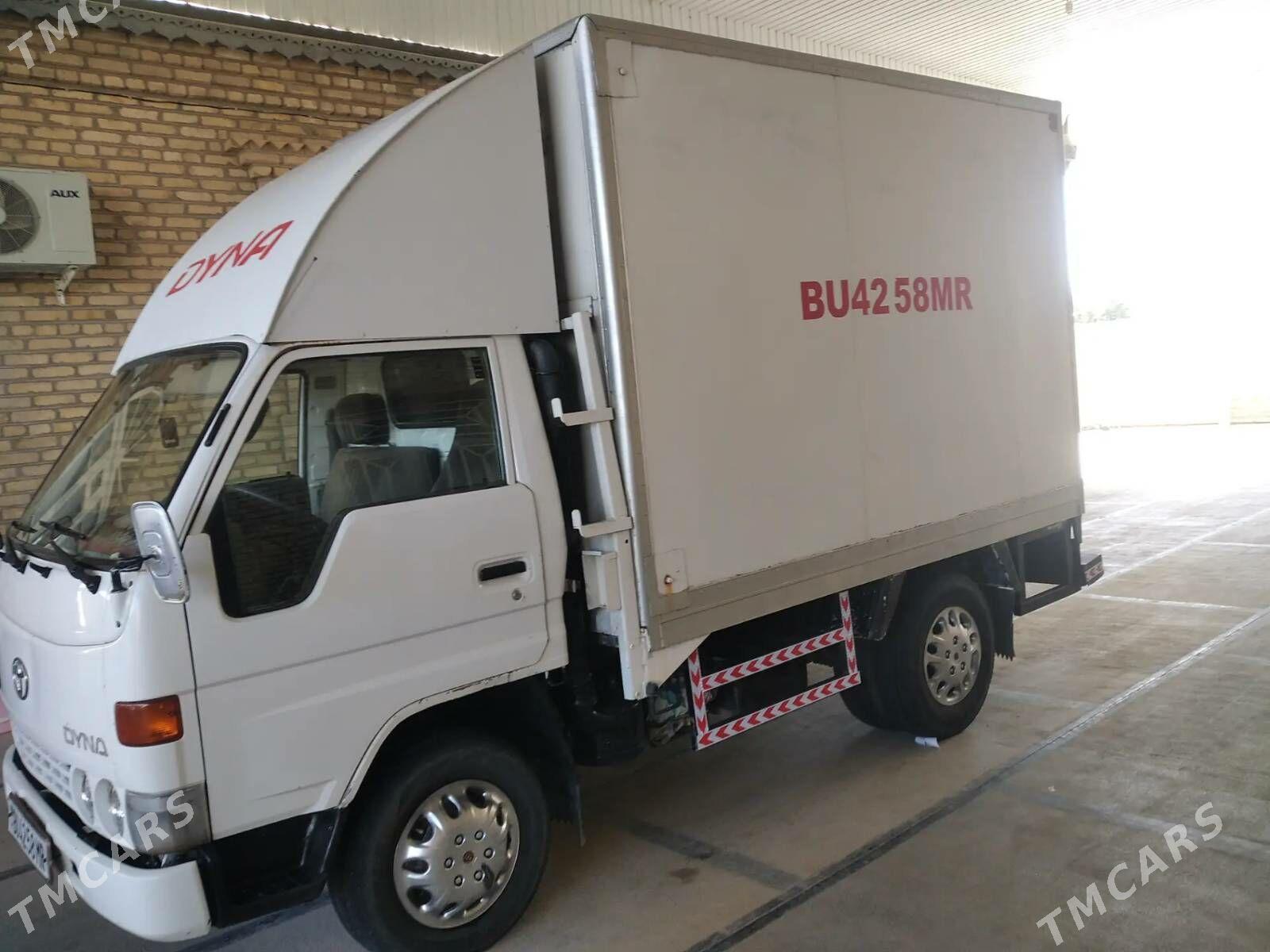 Toyota Dyna 1998 - 140 000 TMT - Мары - img 2