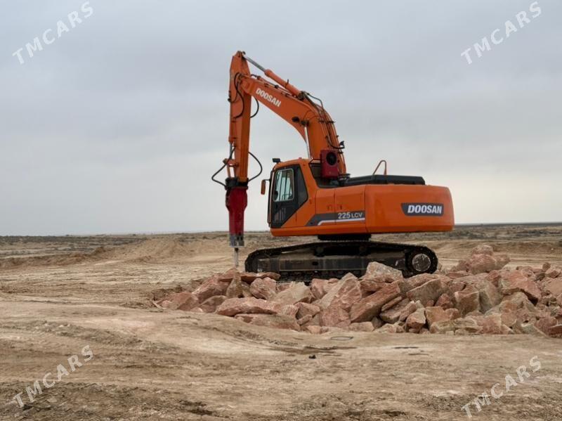 Komatsu PC200LC-8 2008 - 1 100 000 TMT - Балканабат - img 1