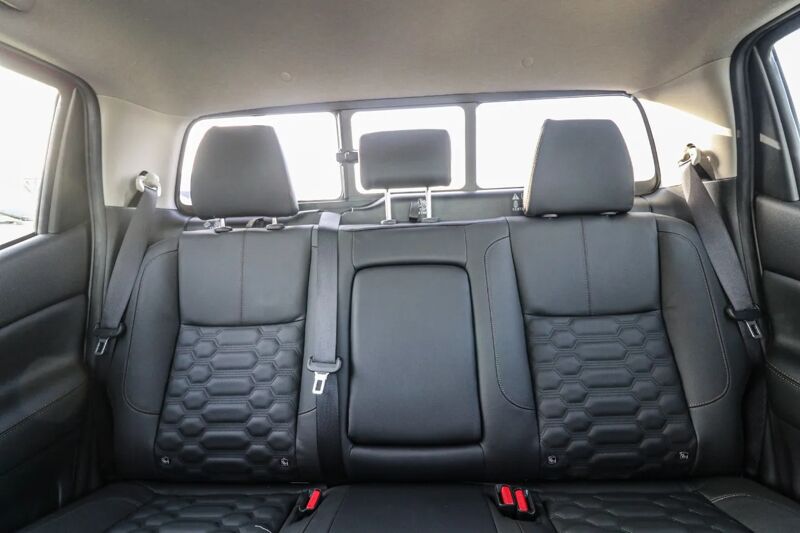 Nissan Navara 2024 - 450 000 TMT - Балканабат - img 6