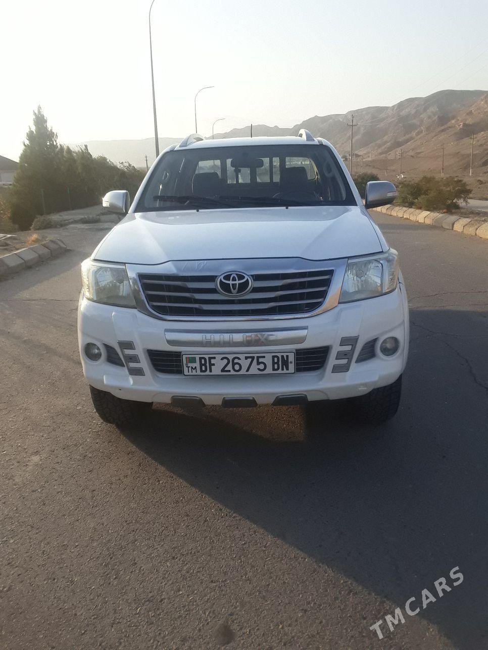 Toyota Hilux 2013 - 360 000 TMT - Türkmenbaşy - img 3