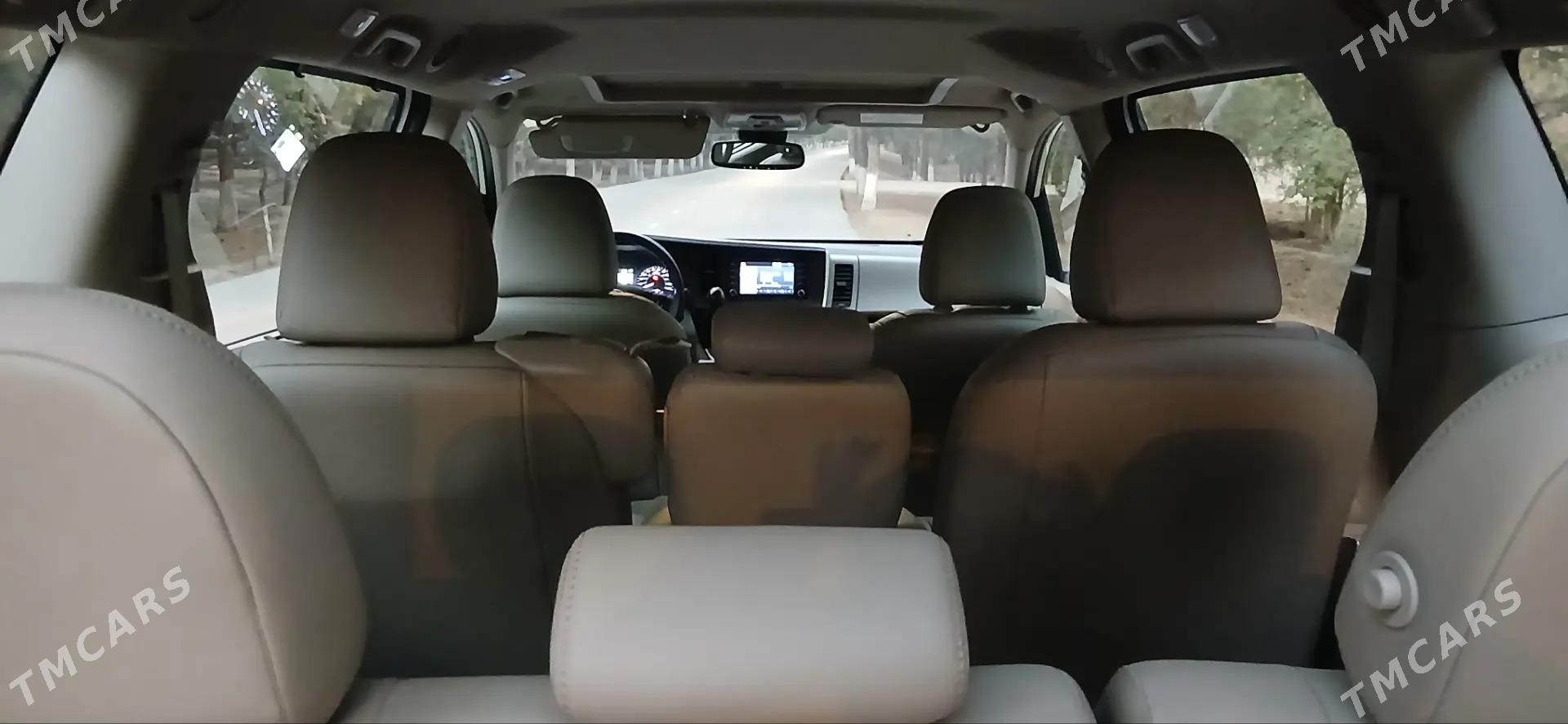 Toyota Sienna 2020 - 570 000 TMT - Гёкдже - img 3