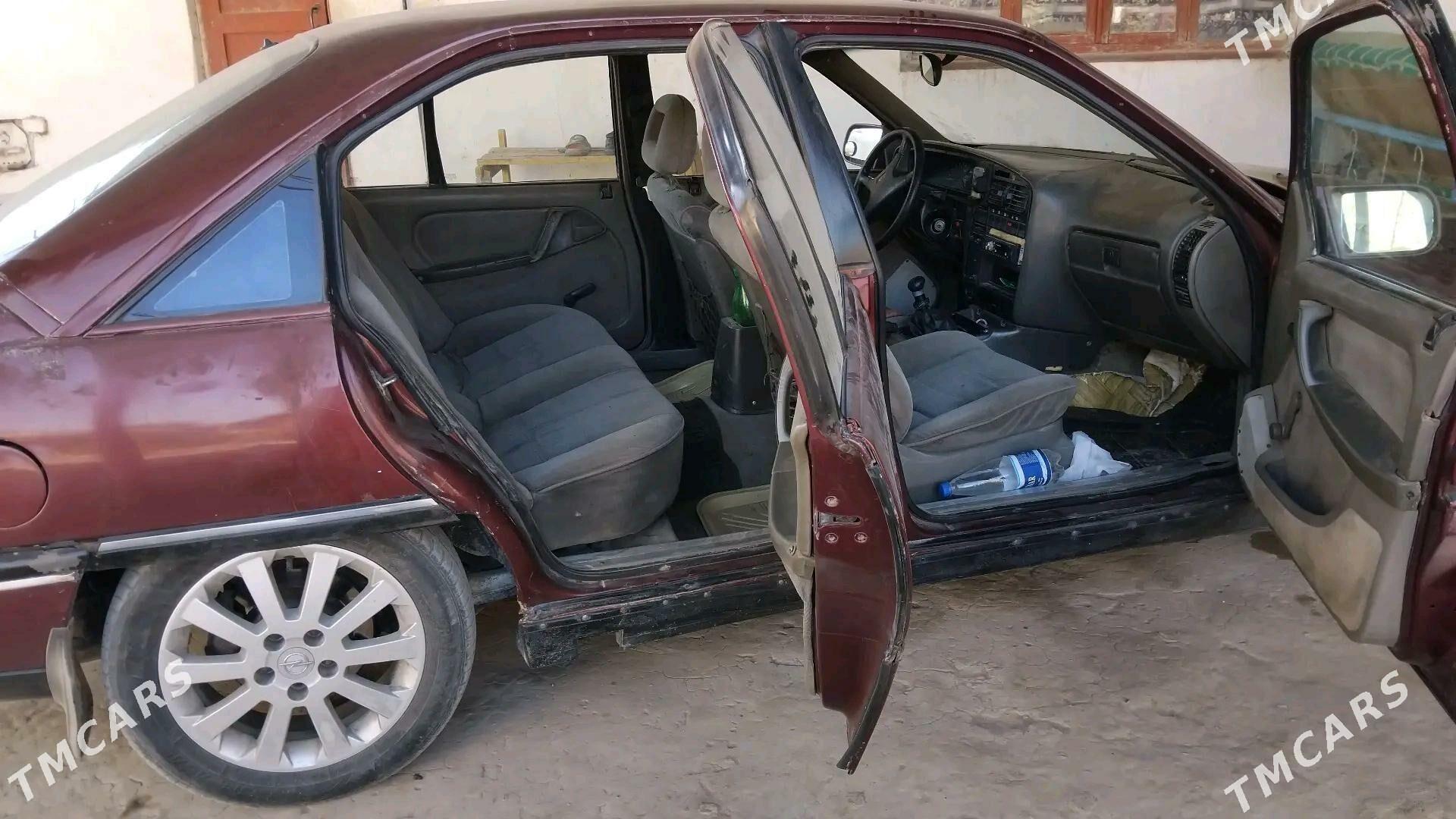 Opel Omega 1991 - 16 000 TMT - Саят - img 4