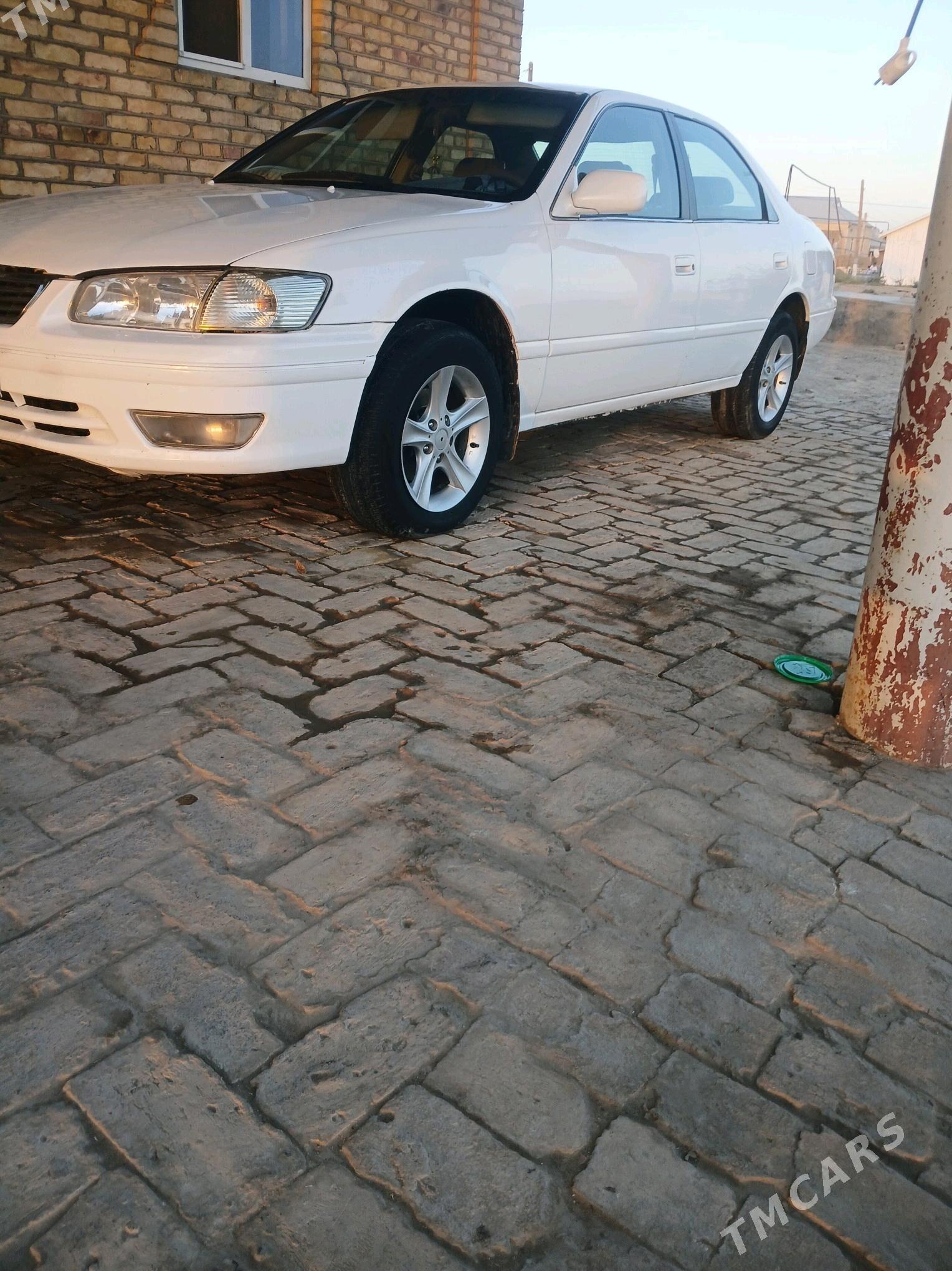 Toyota Camry 1999 - 140 000 TMT - Ýolöten - img 2